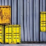 ¿Dónde se tiran las botellas de plástico? El secreto que no conocías