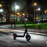Dónde se tiran los patinetes eléctricos: lo que le ocurrió a Juan